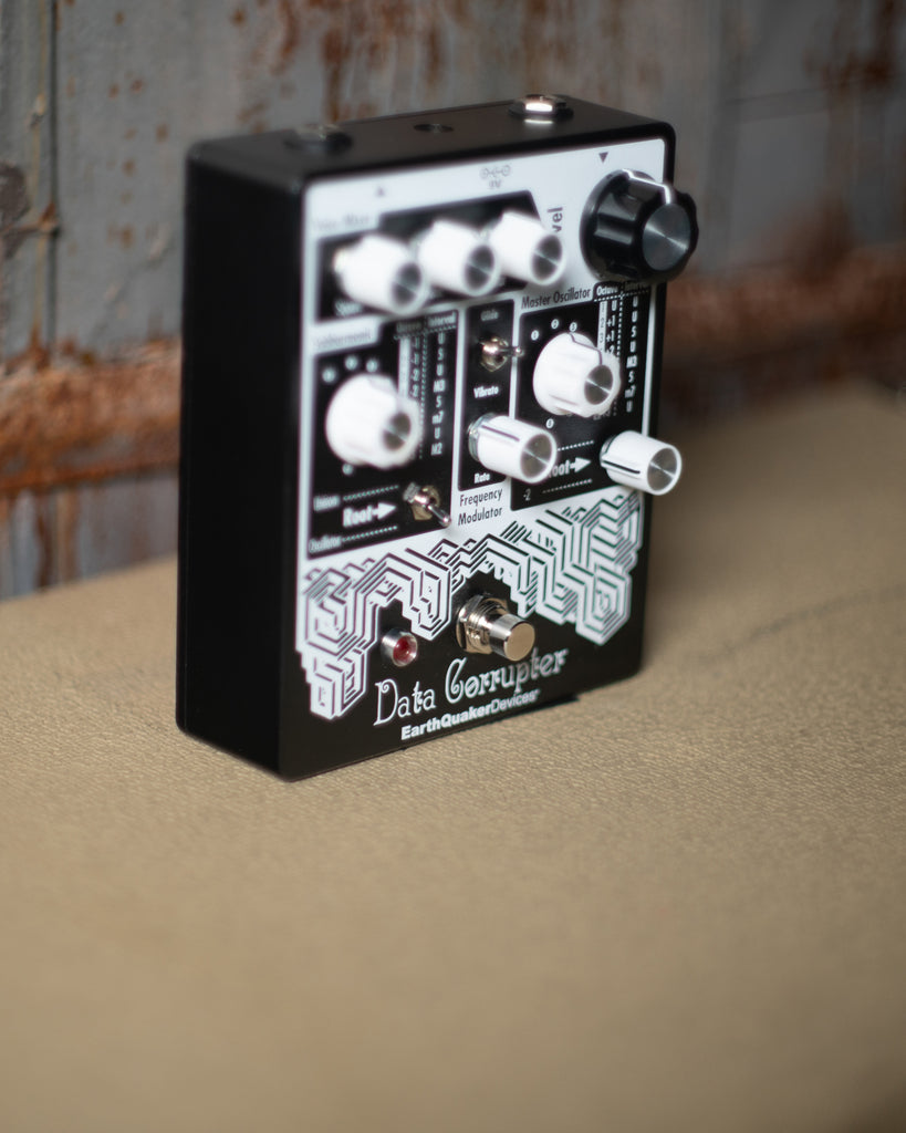 EarthQuaker Devices Data Corrupter Harmonizing Pedal